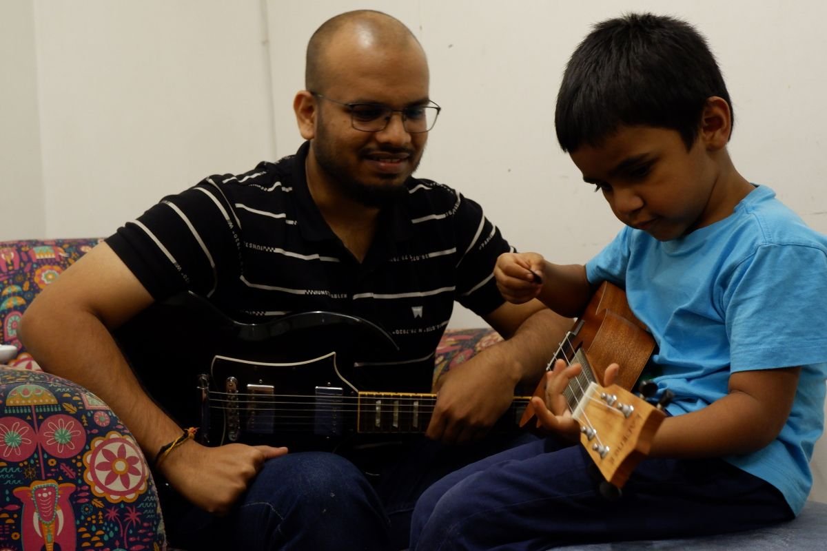 https://test.rainbowbridgeschool.com/wp-content/uploads/2025/01/1200800-ukulele-classes-rainbow-bridge-music-school.jpg