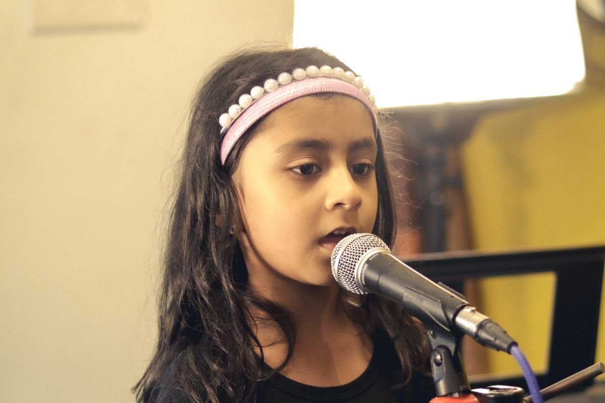 https://test.rainbowbridgeschool.com/wp-content/uploads/2025/01/1200800-vocals-classes-bangalore-kids-rainbow-bridge-music-school.jpg