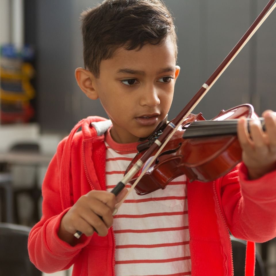 https://test.rainbowbridgeschool.com/wp-content/uploads/2025/01/900900-rb-student-vioing-1.jpg